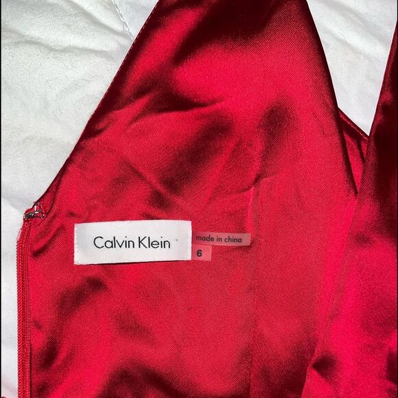 Calvin Klein red satiny body con dress. Size 6. - Picture 11 of 14